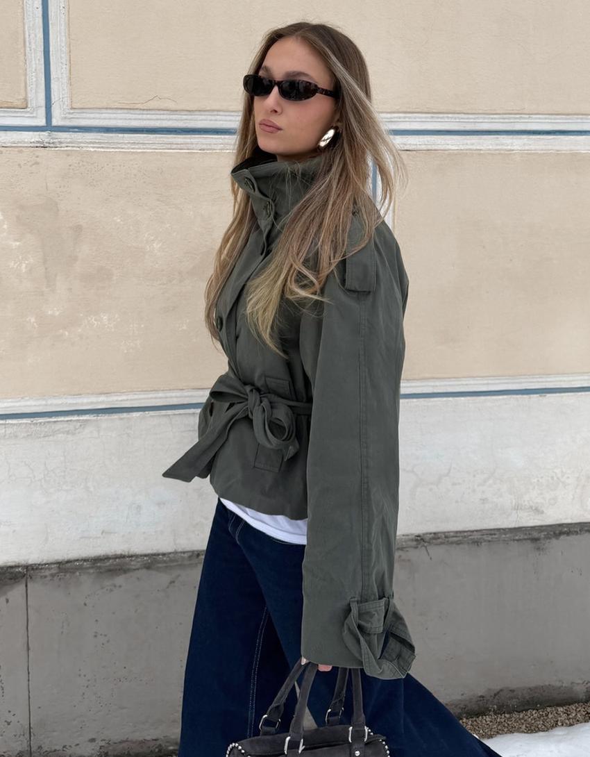 LUMARYA - Gabardina con cuello alto